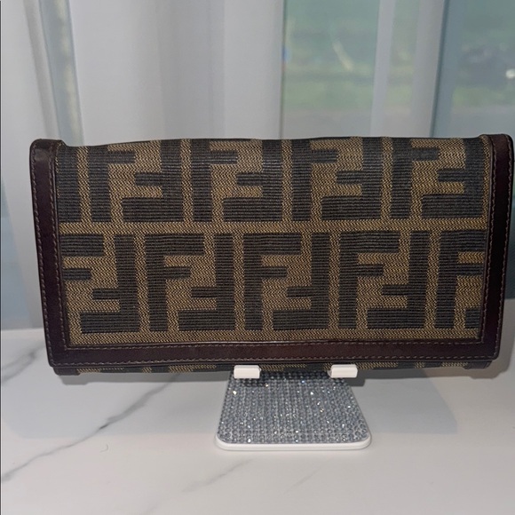 Fendi Wallet with Iconic FF Monogram - Picture 1 of 12